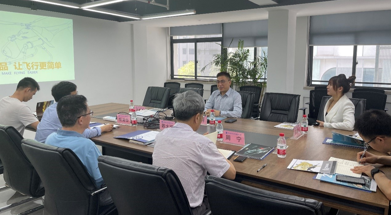 珠海紫燕无人飞行器有限公司总经理王江平一行到访我实验室